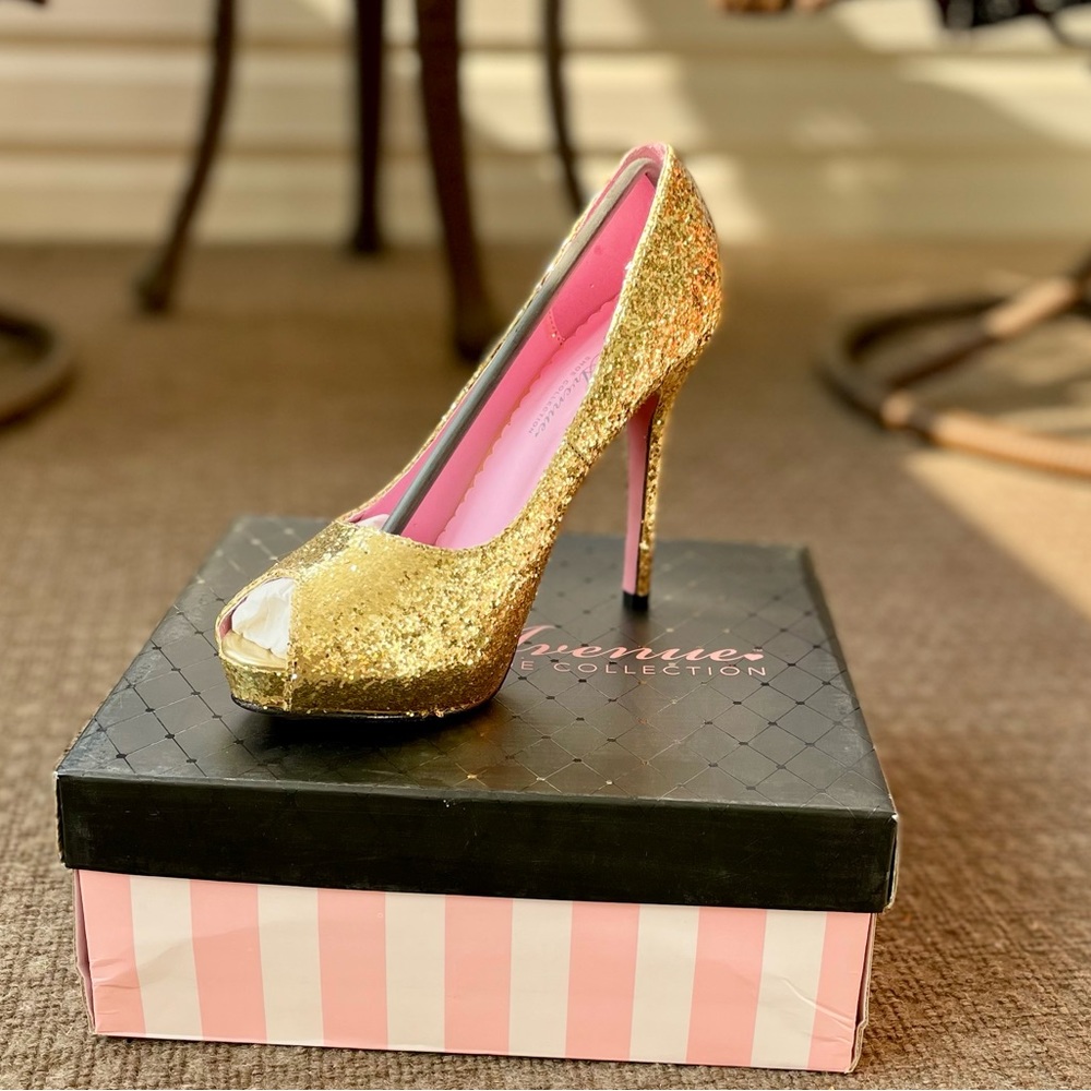 🌻NIB Leg Avenue Sparkly Glitter Gold Peep Toe Pumps🌻